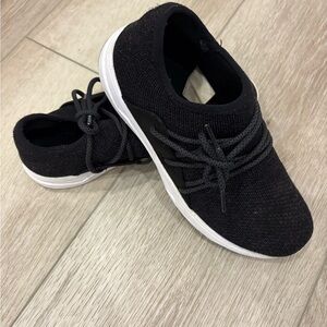 Vessi cityscape everyday casual sneakers black and white waterproof women’s 8